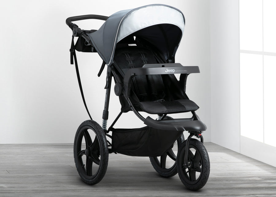 11290 2148 Jeep TurboGlyde Jogger Grey Lifestyle 01 17-Jeep TurboGlyde Jogging Stroller