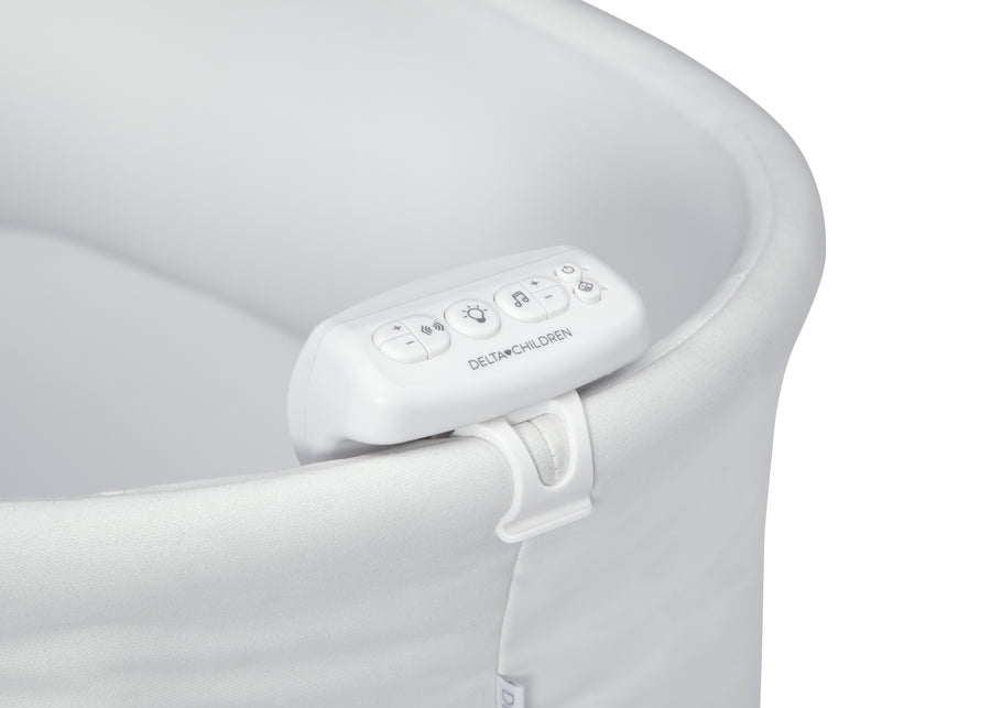 White (100) 15-Aero Smart Auto Glide Bassinet with Cry Detection & Bluetooth Wireless Technology