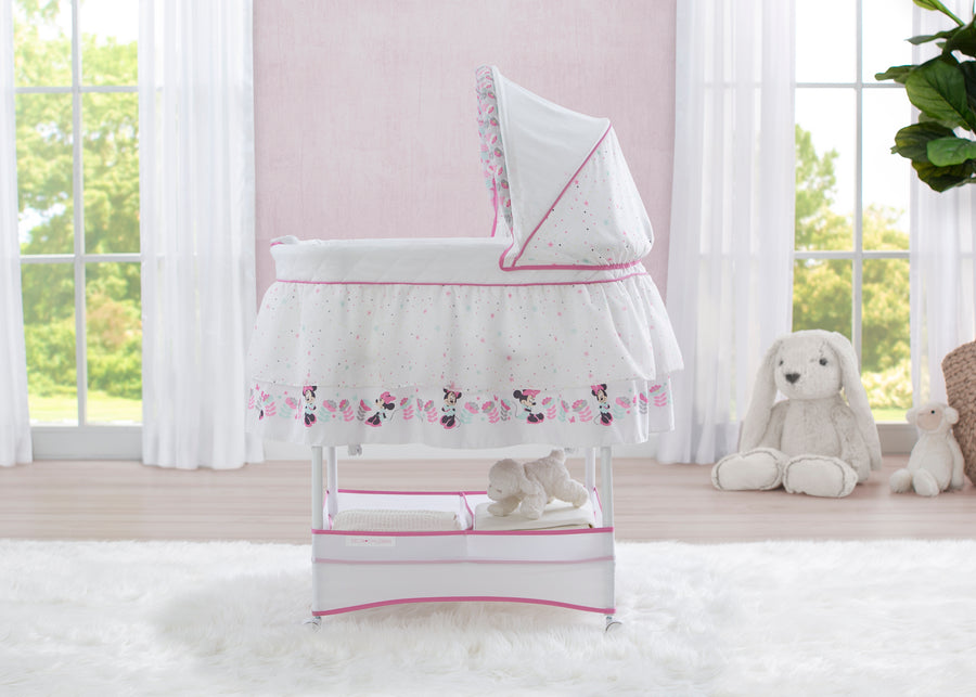 Minnie Boutique (668) 1-Minnie Boutique Gliding Bassinet