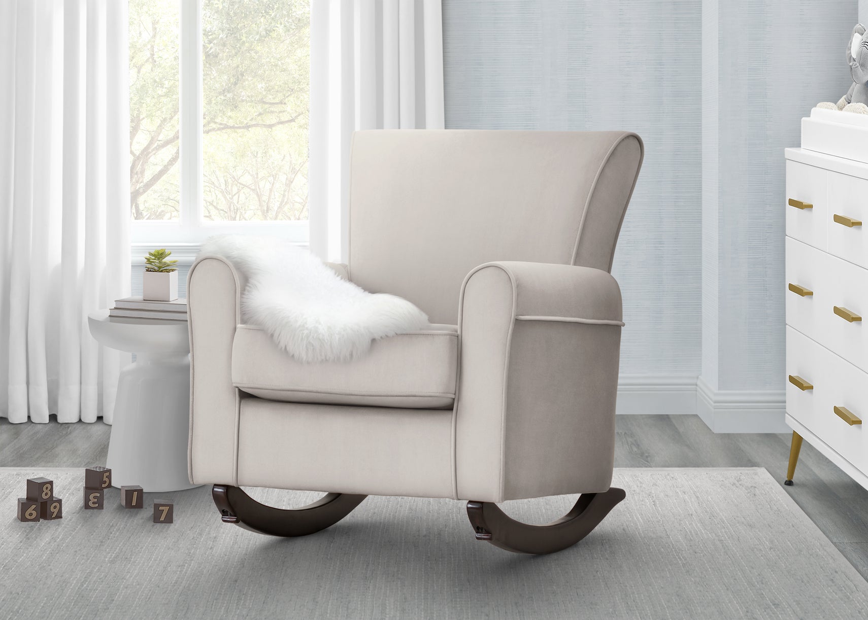 Linen with Dark Chocolate Frame (1325)