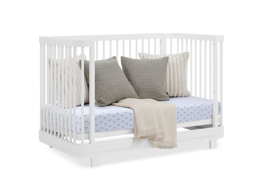 Bianca White (130) 30-Nest 4-in-1 Convertible Crib