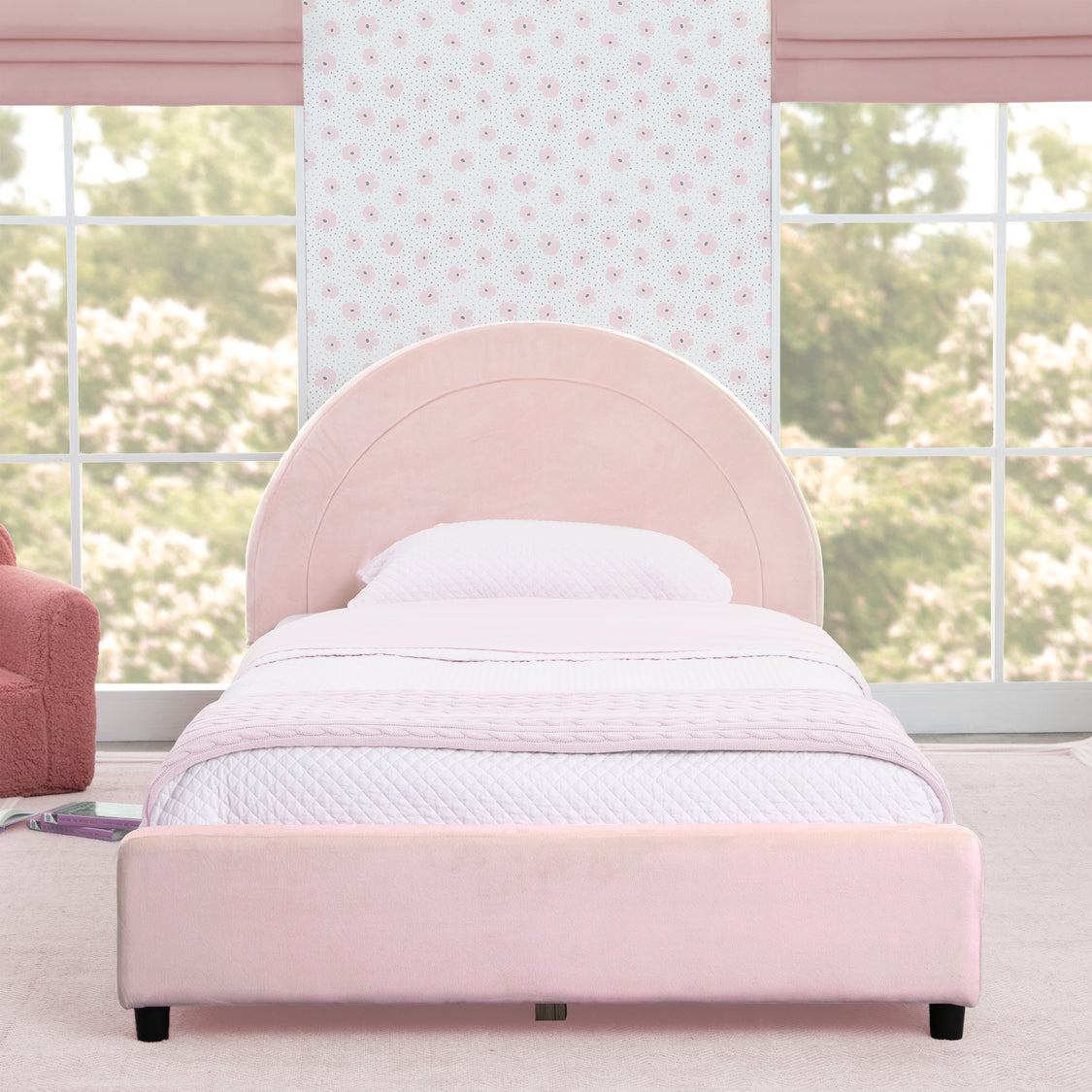Upholstered Twin Bed with Round Headboard