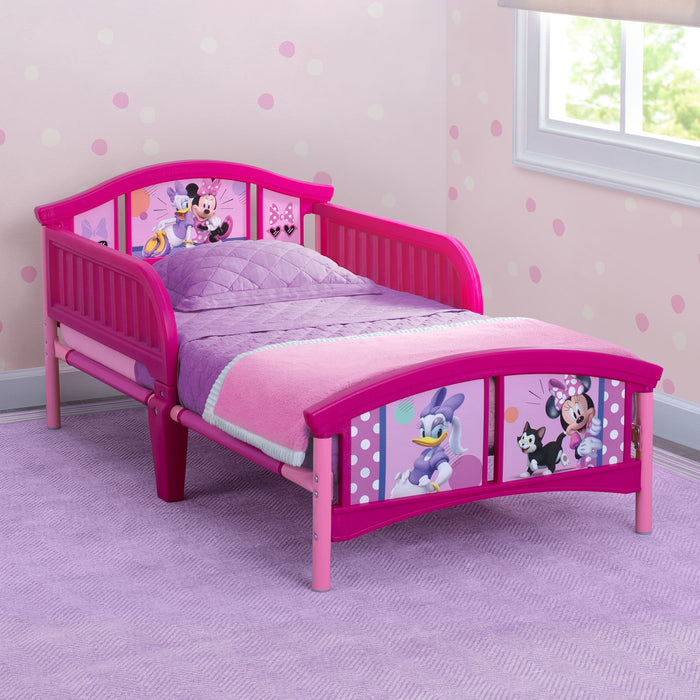 BB81498MN 1063 Toddler Bed TG Minnie Lifestyle 02 3-Minnie Mouse Plastic Toddler Bed