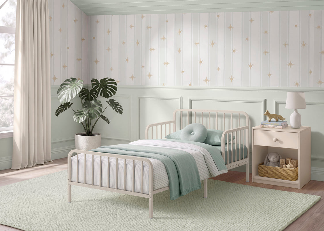 Finley Metal Toddler Bed with Spindles