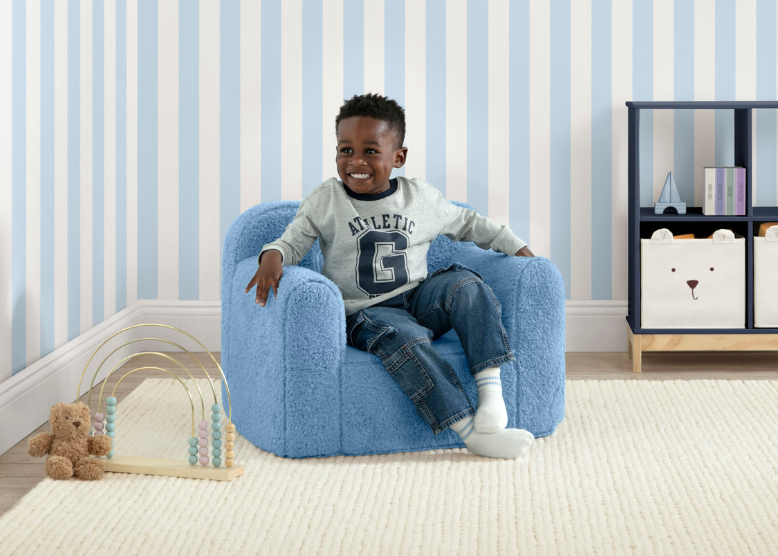 FC83654GP 1659 Blue Chair GAP Lifestyle 02