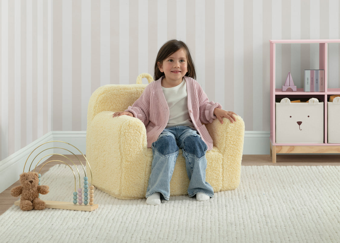FC83654GP 1660 yellow chair gap lifestyle 01