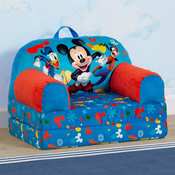 FC85801MM 1055 cozee buddy flipout mickey lifestyle 103 1-Mickey Mouse Cozee Buddy Flip-Out Chair