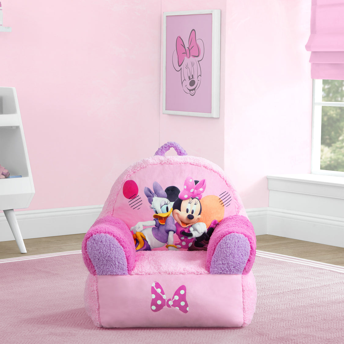 FC85942MN 1057 cozee buddy chair minnie lifestyle 101