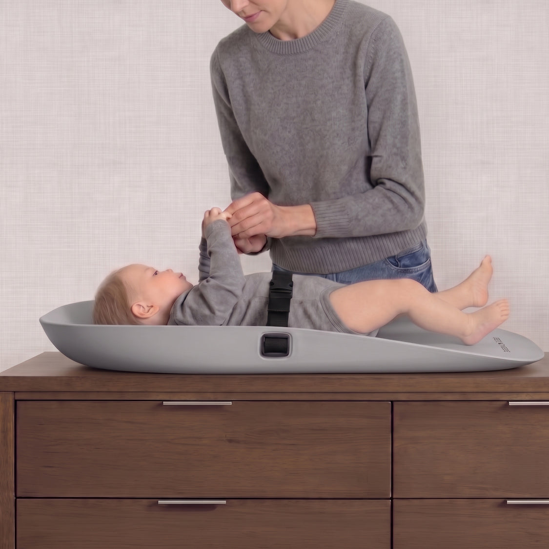 Molded Waterproof Changing Pad with Fresh Technology