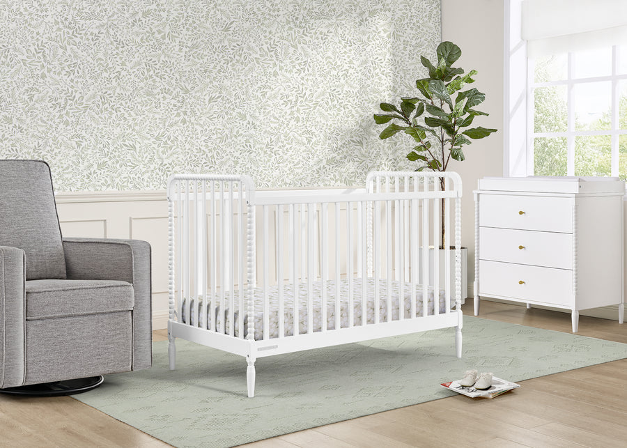 W135630 130 Lily 4in1 Crib Bianca White Lifestyle 17 32-Lily 4-in-1 Convertible Crib