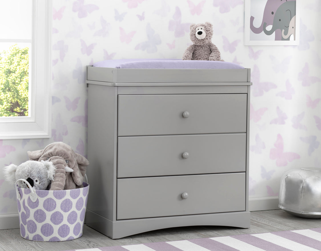 W558430 026 skylar dresser grey lifestyle 04