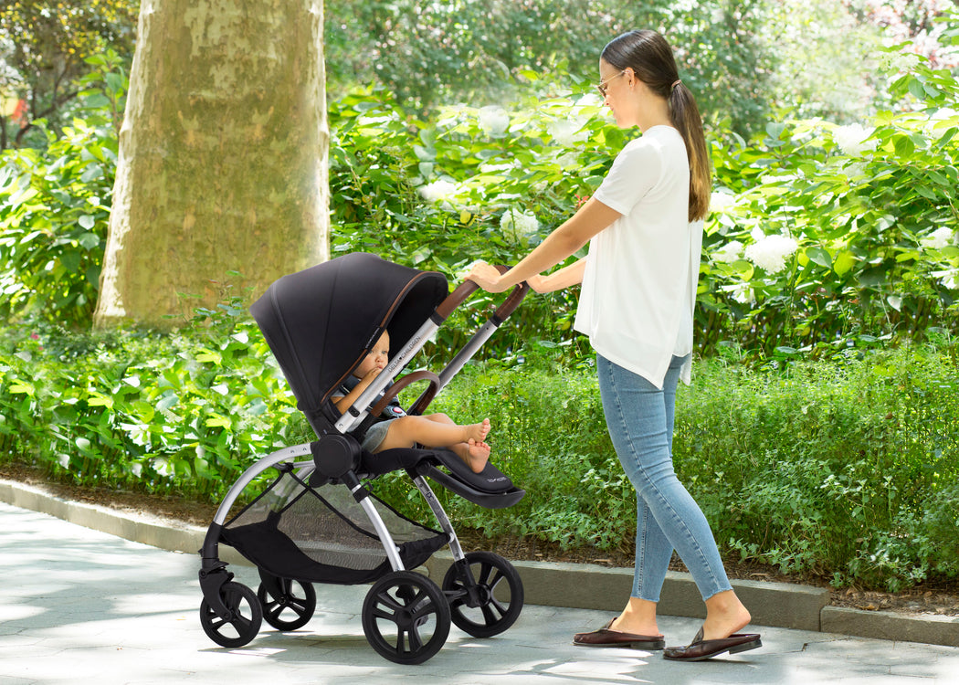 Black (001)