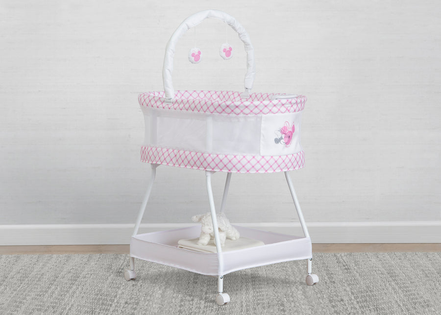 Minnie Boutique (668) 2-Minnie Mouse Sweet Dreams Bassinet