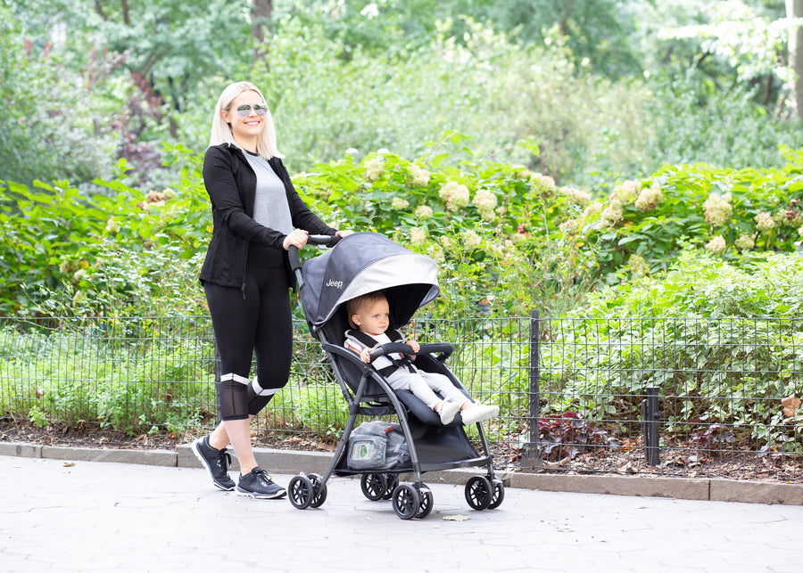 Jeep Ultralight Adventure Stroller by Delta Children, Dusk (2010), Lifestyle 1-Jeep® Ultralight Adventure Stroller