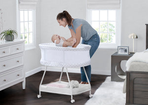 Infinity (2072)  0-Sweet Dreams Bassinet with Airflow Mesh