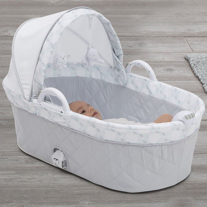 Deluxe Moses Bassinet Windmill (448) 26-Deluxe Moses Bassinet