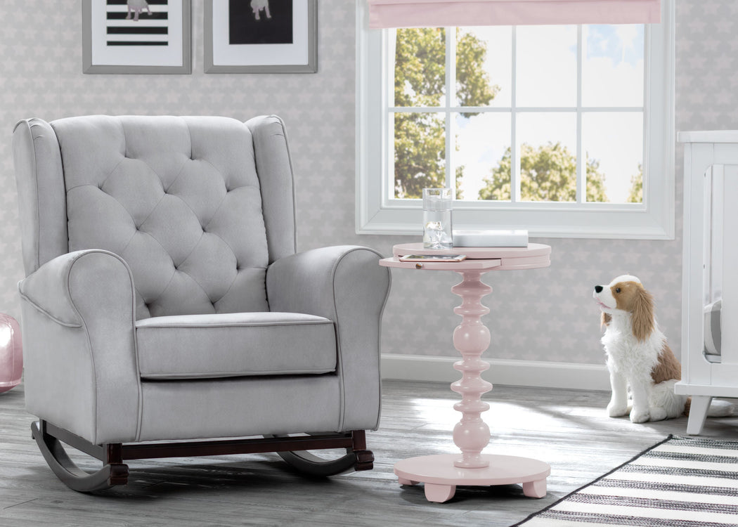 Delta Children Lotus Pink (936) Emery End/Side Table (531460), Nursery Shot, e1e