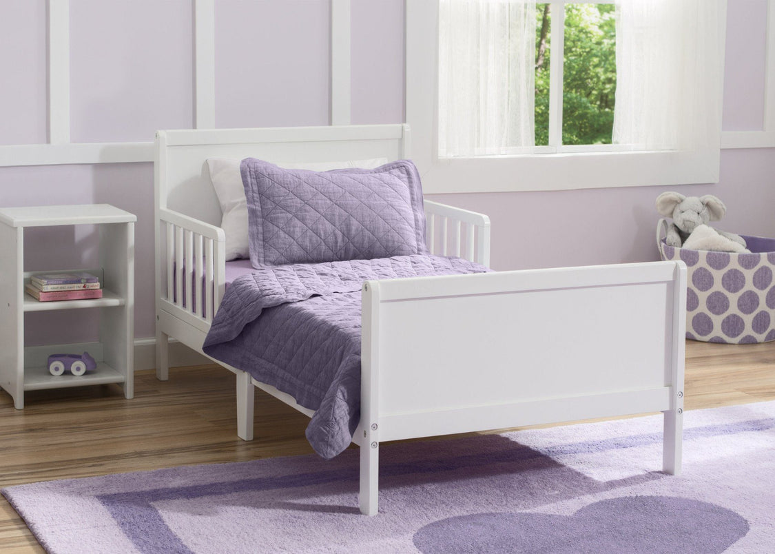 Delta Children Fancy Toddler Bed, Bianca (130), Room View, b1b