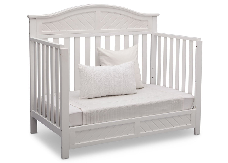 Delta Children Bianca (130) Bennington Elite Curved 4-in-1 Crib angled conversion to daybed a5a 5-Bennington Elite Curved 4-in-1 Crib