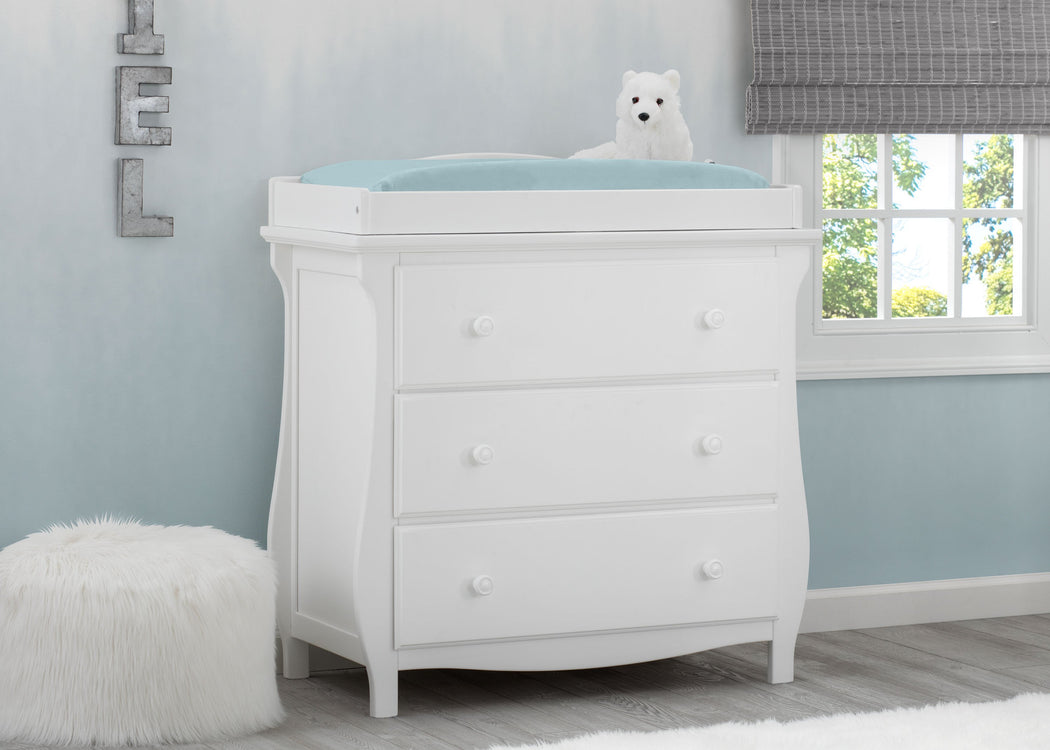 Delta Children Bianca White (130) Lancaster 3 Drawer Dresser with Changing Top (552030), Hangtag, b1b