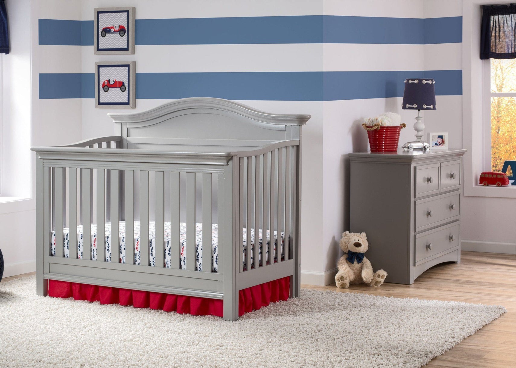 Serta Grey (026) Bethpage 4-in-1 Crib, Room VIew