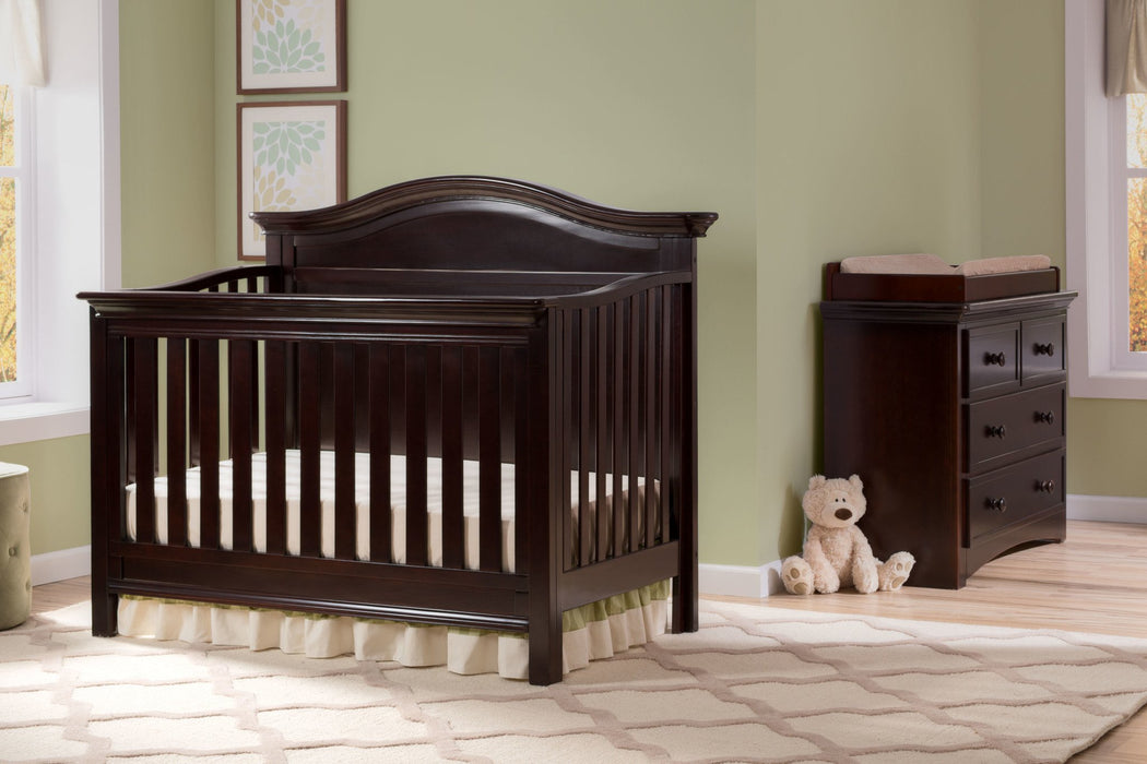 Serta Dark Chocolate (207) Bethpage 4-in-1 Crib, Room View