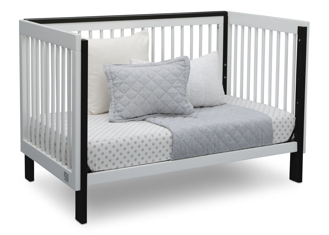 Serta Fremont 3-in-1 Convertible Crib Bianca White with Ebony (149) Daybed b5b