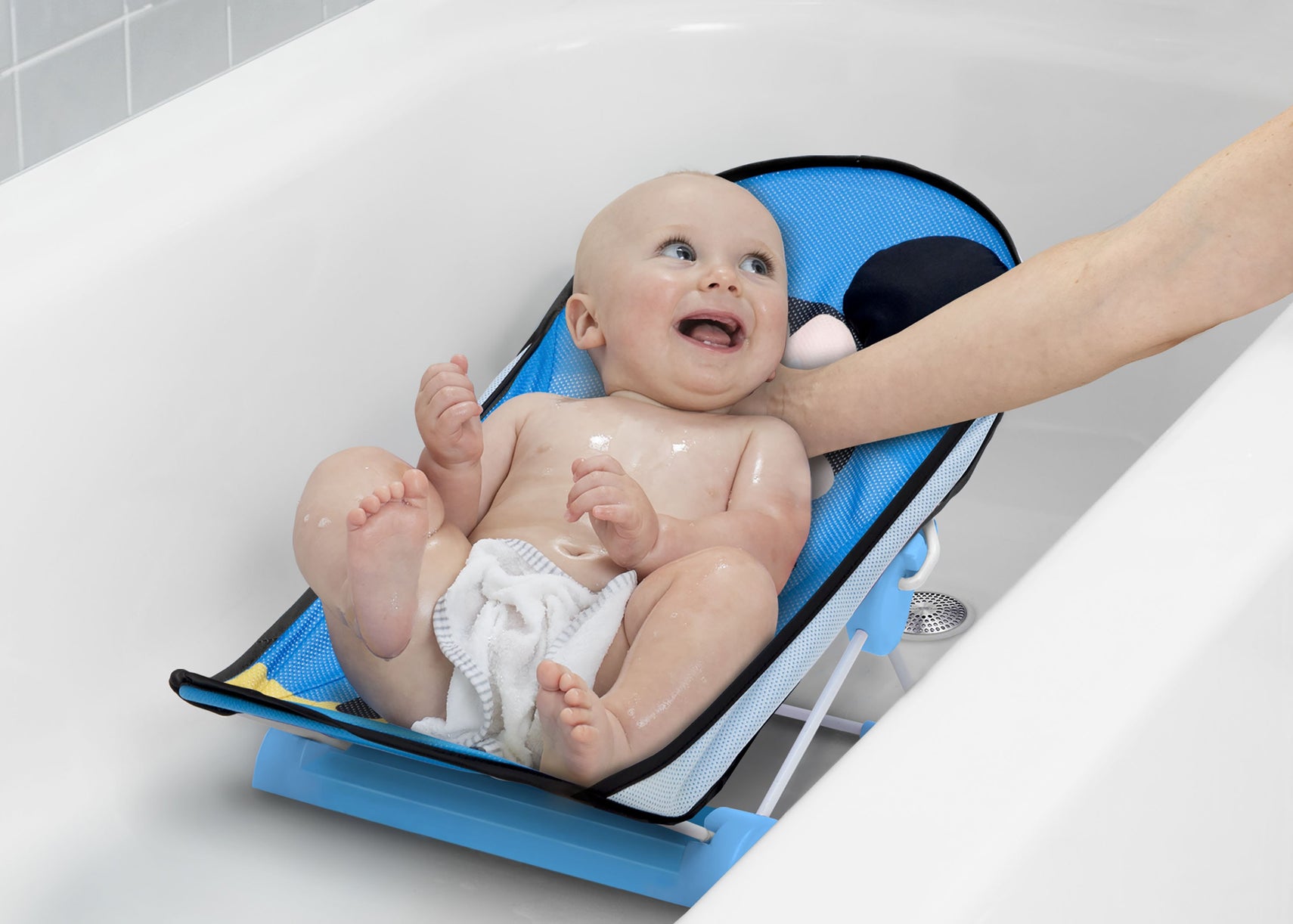 Delta Children Mickey (5001) Mouse Baby Bather, Model View