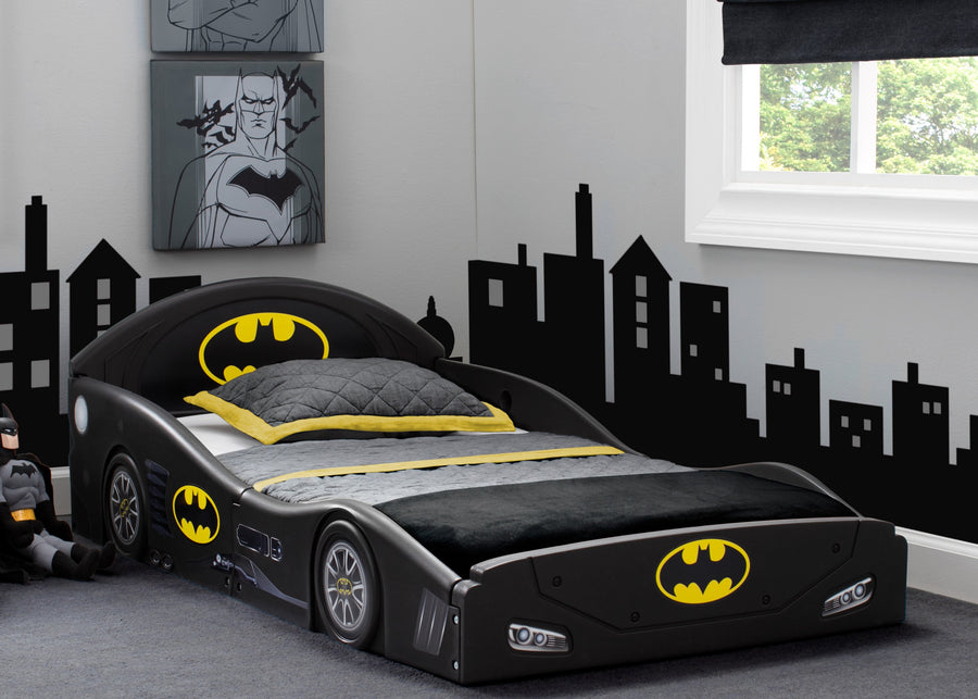  Batman (B1200) BB81401BT-B1200 1-Batman Batmobile Plastic Sleep and Play Toddler Bed