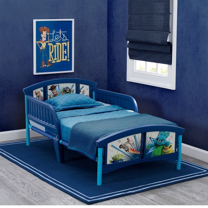 Toy Story (1096) 6-Toy Story 4 Plastic Toddler Bed