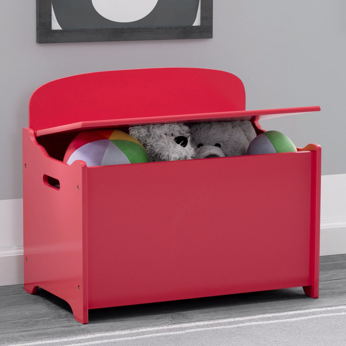 TB83460GN 032c poppy red toy box hangtag hi res
