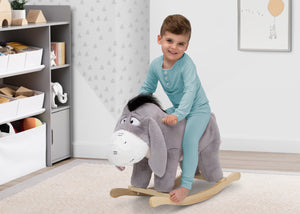 Winnie The Pooh (1067) 0-Winnie the Pooh Eeyore Rocker