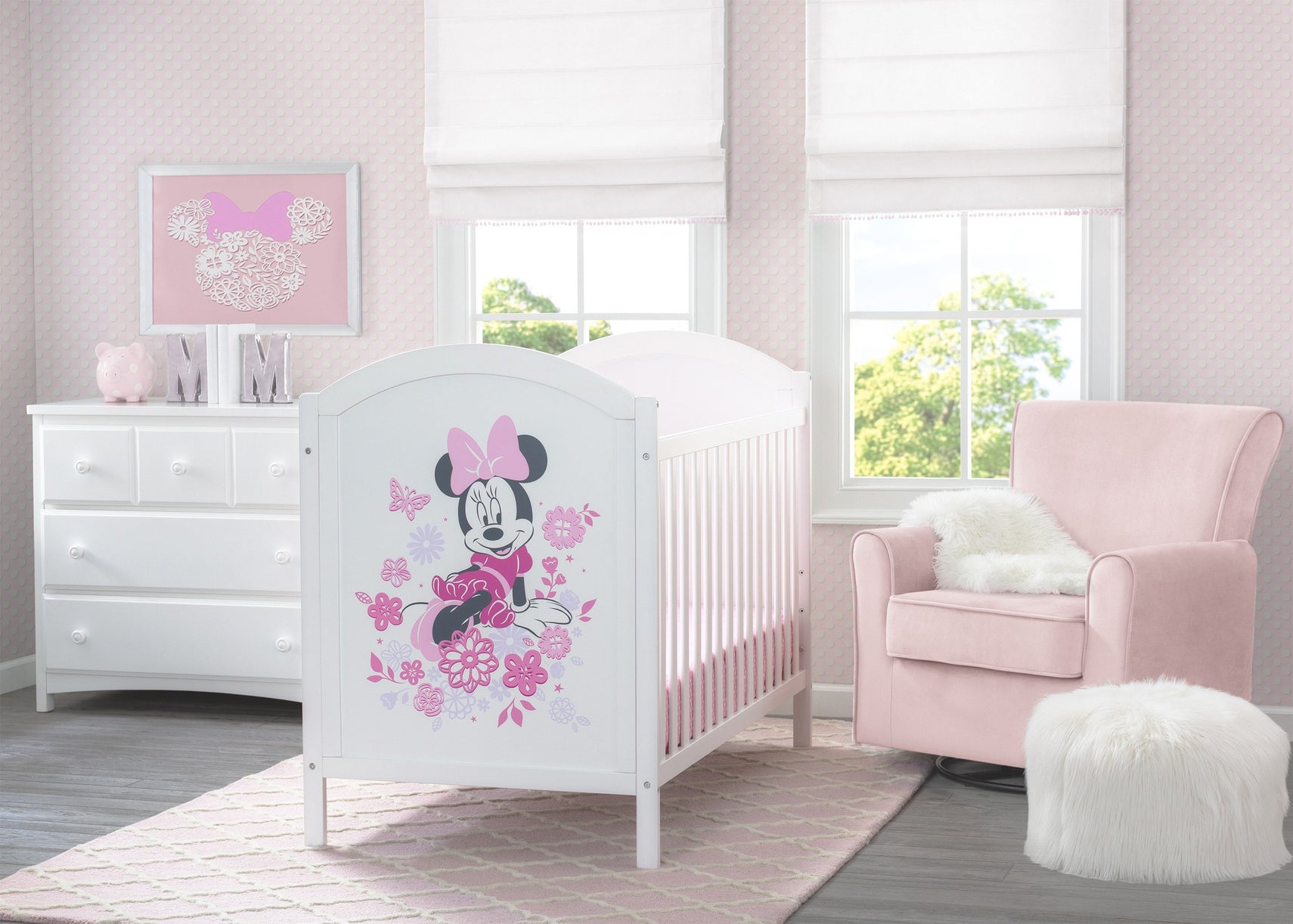 Disney Bianca White with Minnie Mouse (1302) Minnie Mouse 4-in-1 Convertible Crib by Delta Children, Room shoot