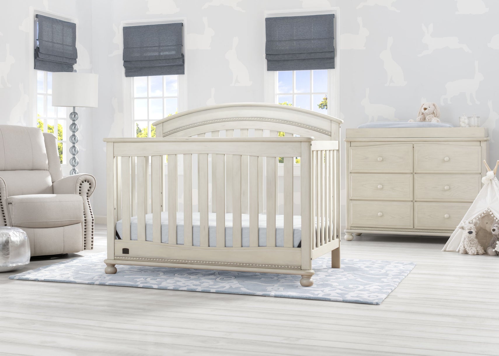 Delta Children Antique White (122) Aden 4-in-1 Convertible Crib (W337550) Room View, a1a