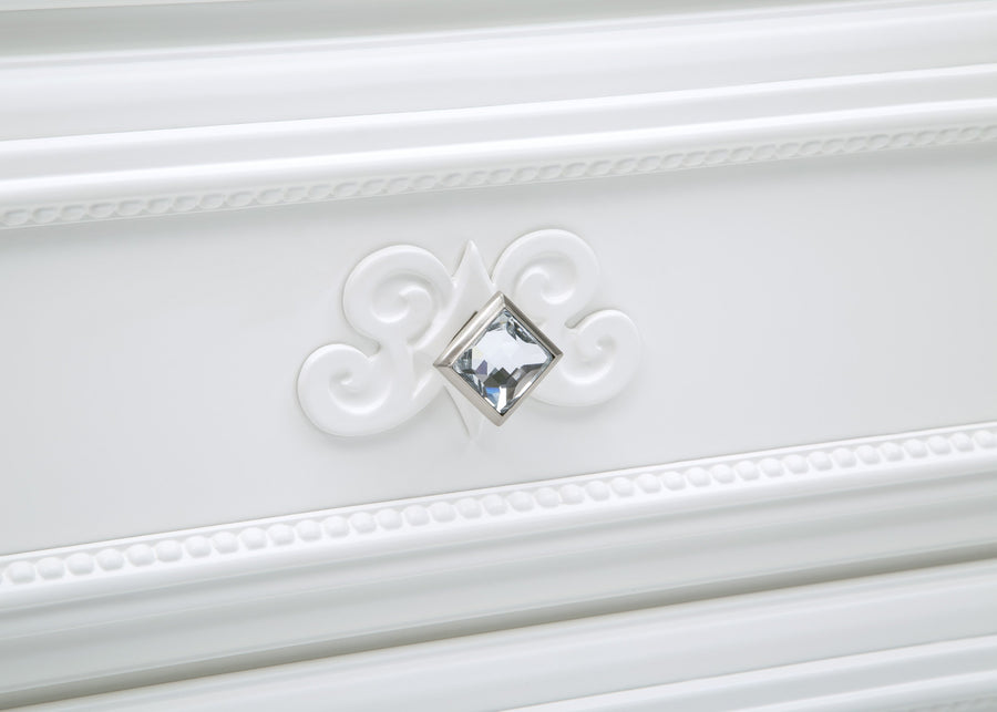 Simmons Kids Bianca White (130) Fairytale 5 Drawer Chest, Detail View 1 5-Fairytale 5 Drawer Chest
