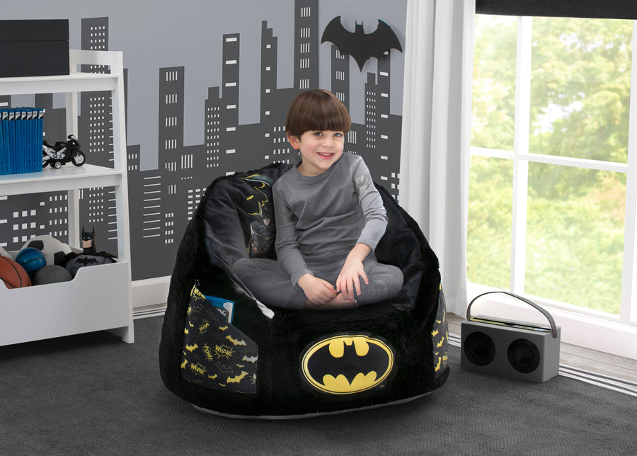 Batman (1200) 1-Batman Cozee Fluffy Chair, Kid Size (For Kids Up To 10 Years Old)