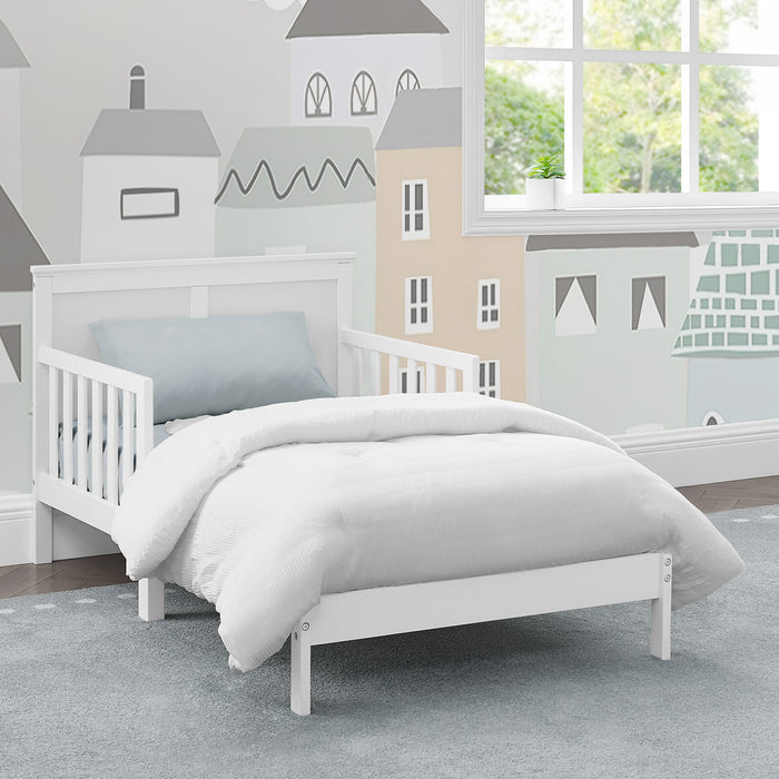 Bianca White (130) 3-Collins Wood Toddler Bed